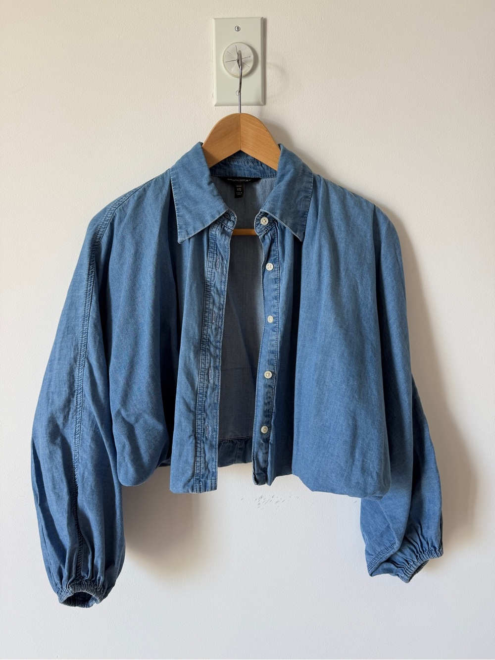 Banana Republic Light Blue Denim Button-Up Petite Top